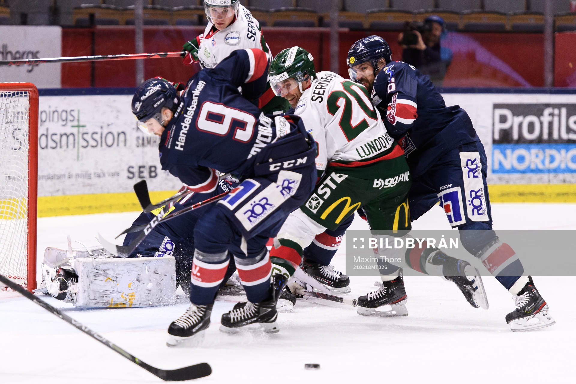Linköpings Jonas Holös och Frölundas Joel Lundqvist