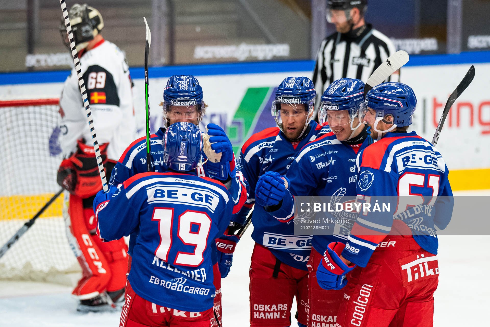 Oskarshamns Philip Samuelsson jublar med lagkamrater