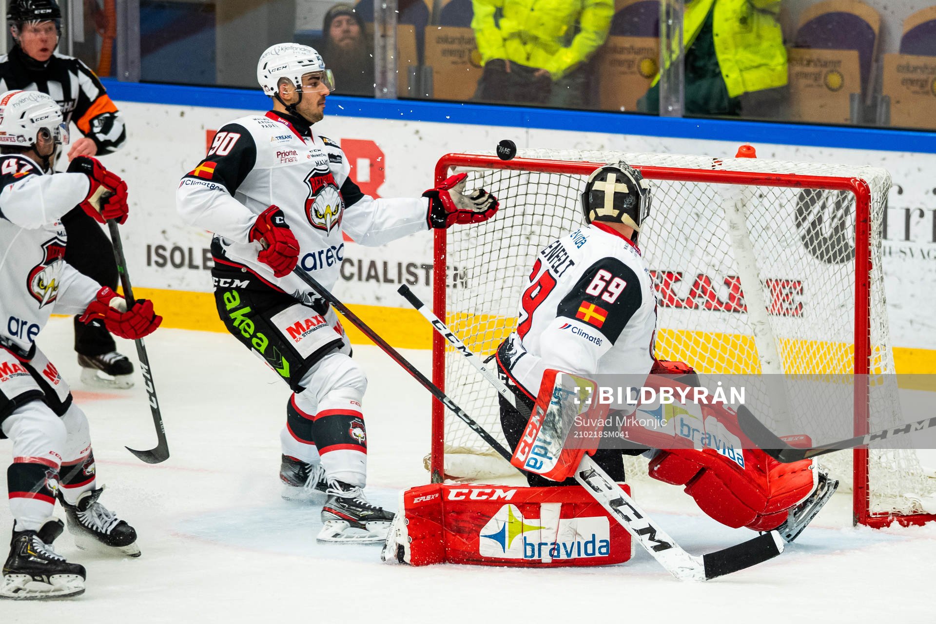Malmö Redhawks målvakt Oscar Alsenfelt och Joseph Veleno