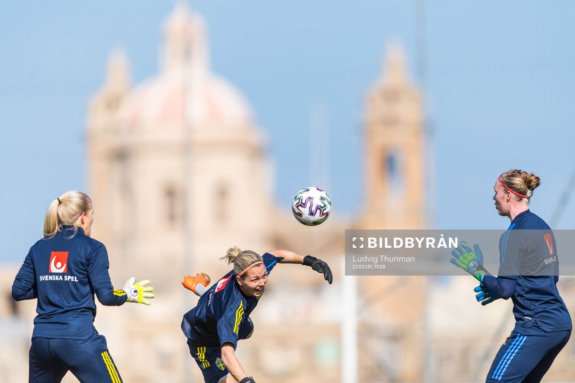 Goalkeeper Jennifer Falk and goalkeeper Hedvig Lindahl of