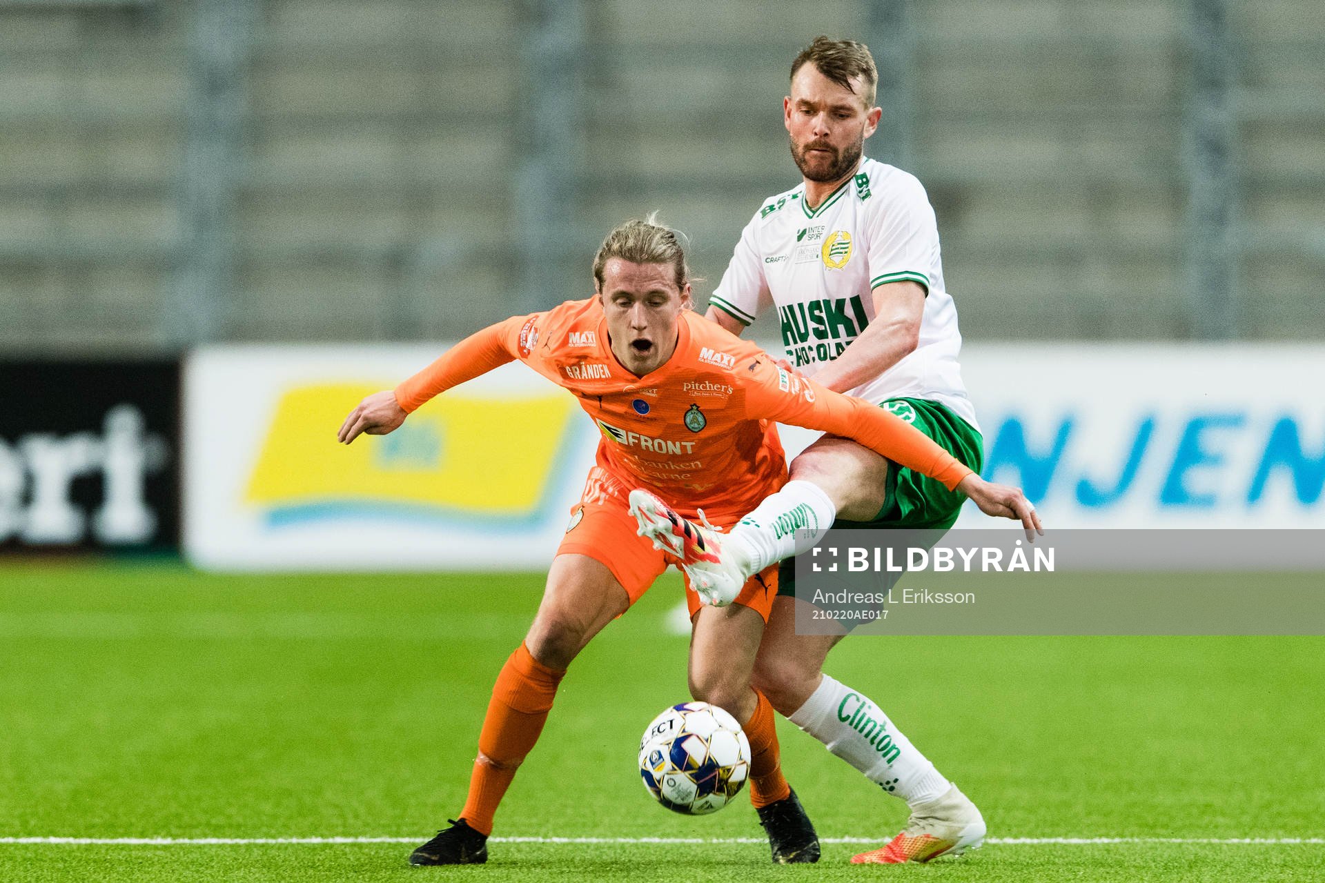 AFC Eskilstunas Viktor Götesson och Hammarbys Mads Fenger