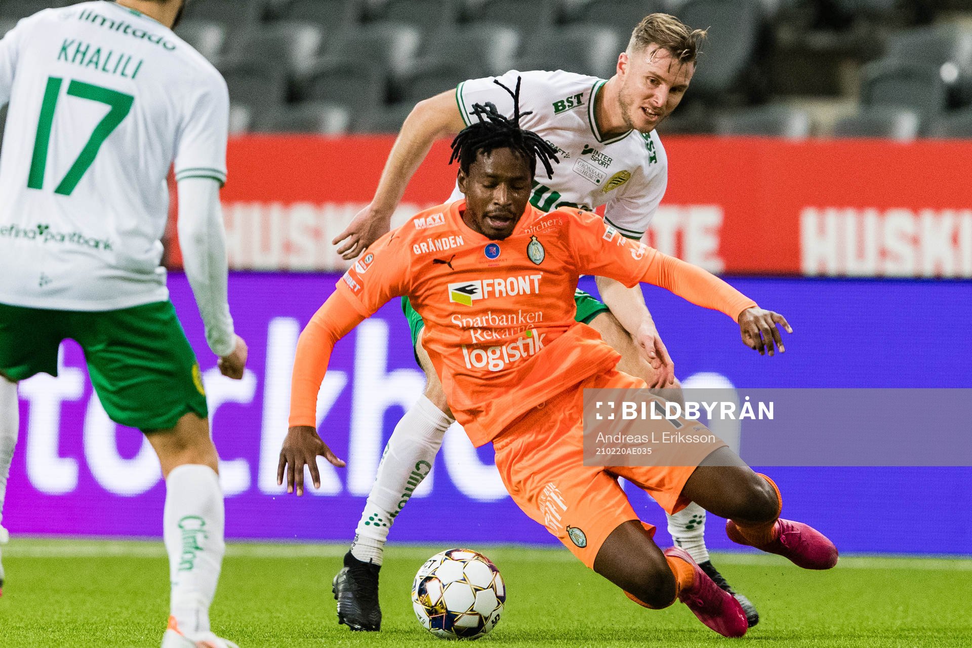Hammarbys Richard Magyar och AFC Eskilstunas York Rafael