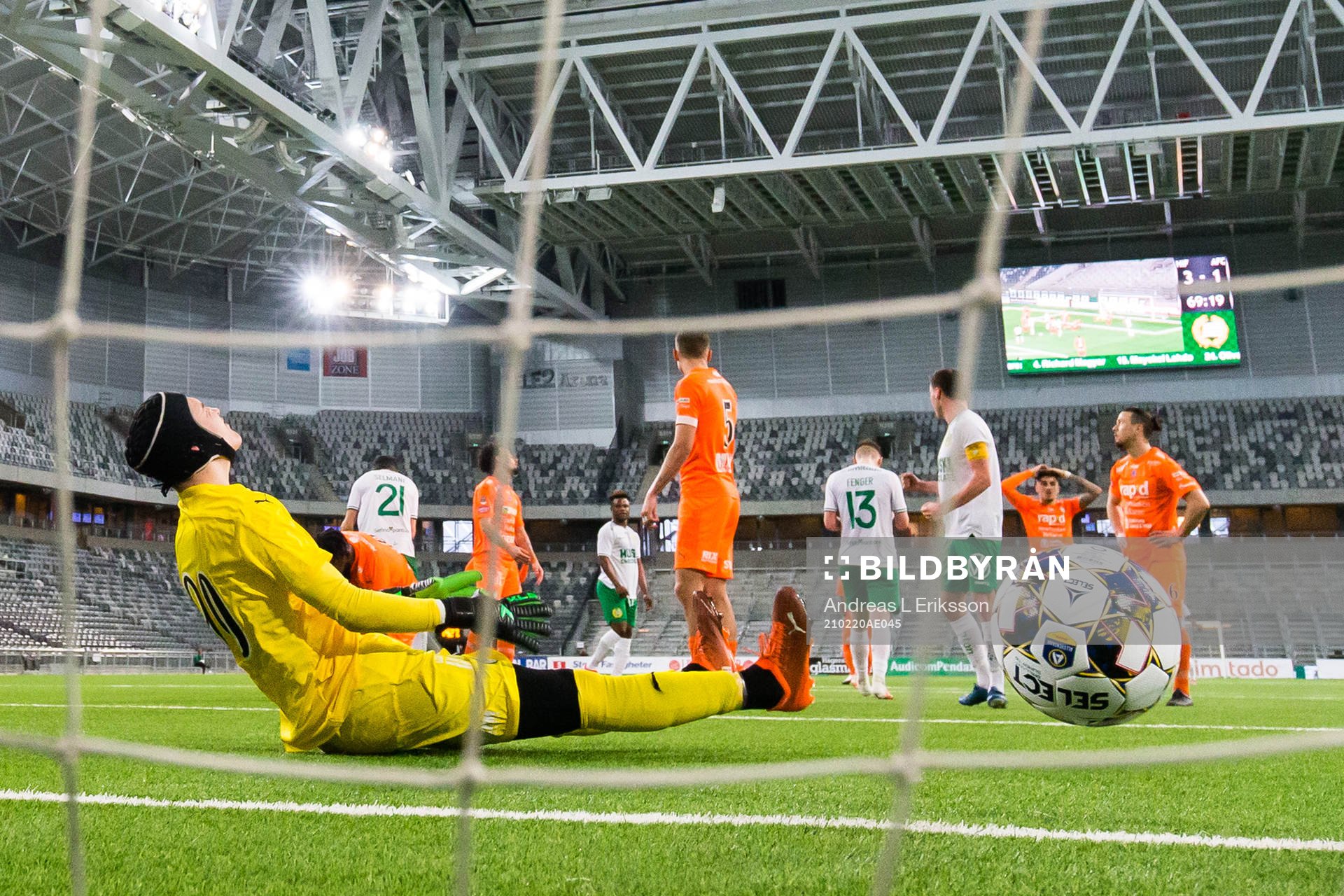 Hammarbys Mads Fenger Nielsen skjuter 4-1 förbi AFC