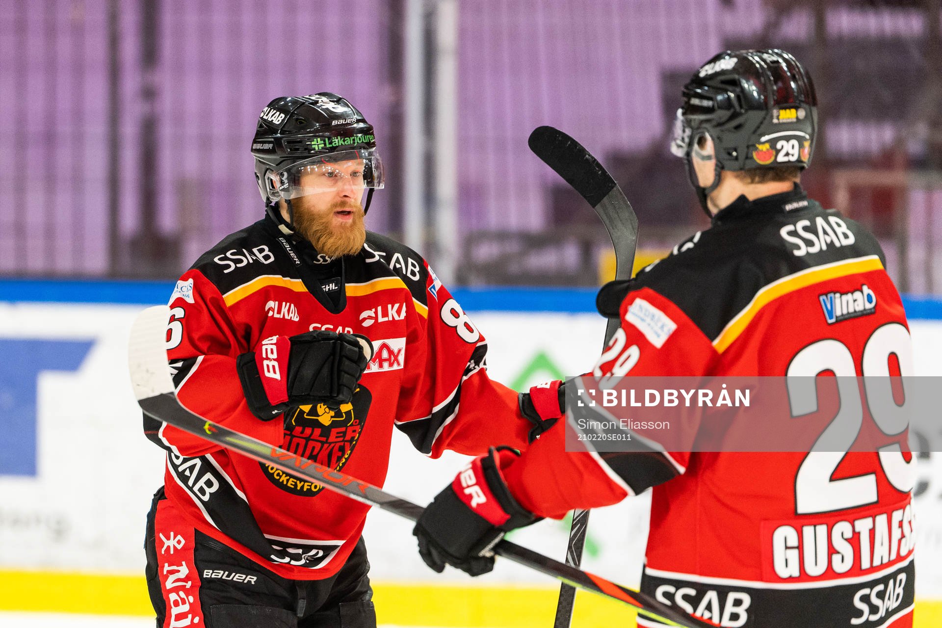 Luleås Linus Klasen och Erik Gustafsson jublar