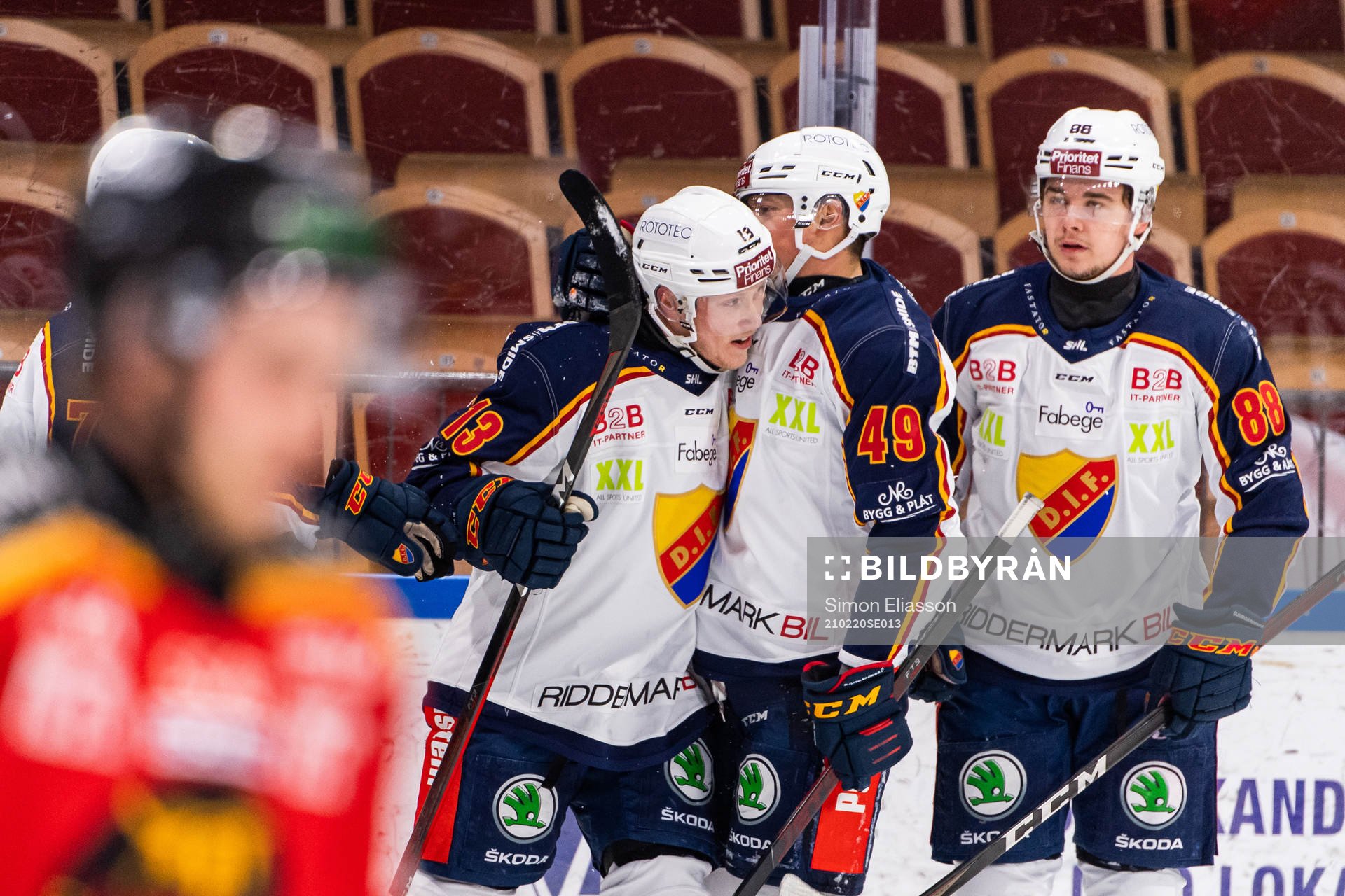 Djurgårdens Kalle Östman och Rhett Rakhshani jublar