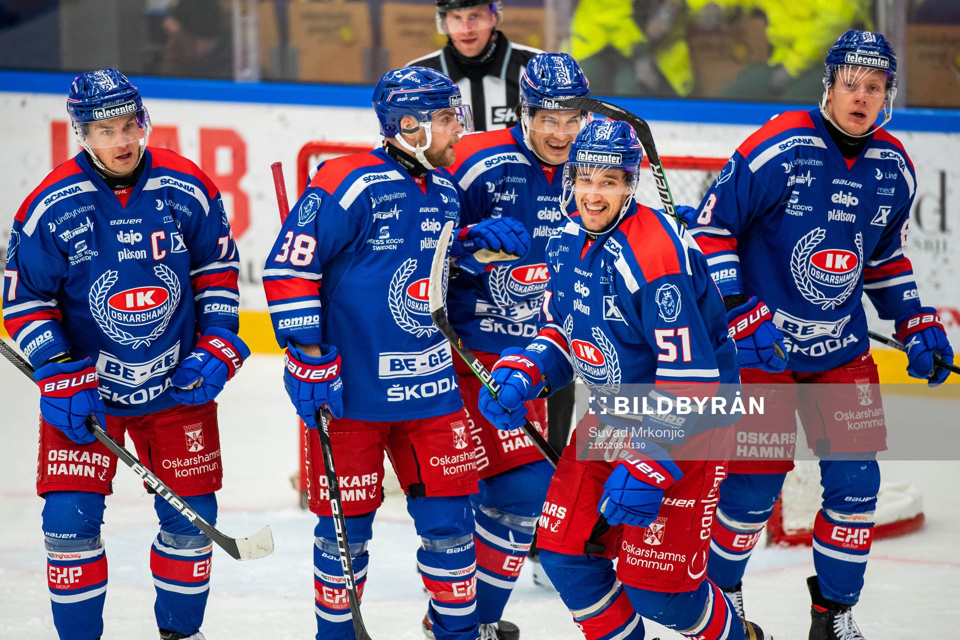 Oskarshamns Max Veronneau jublar med lagkamrater