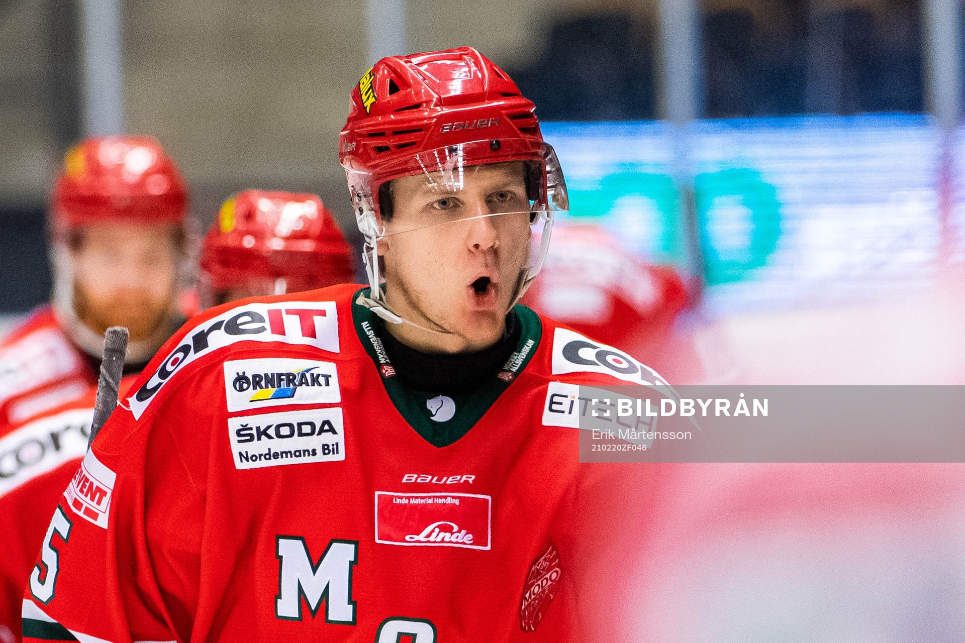 Modos Filip Sveningsson jublar