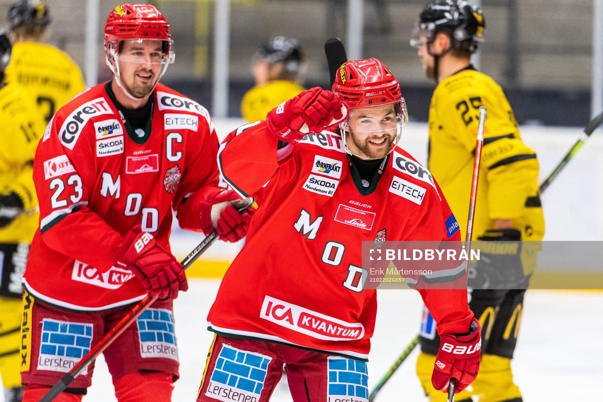 Modos Anton Öhman jublar