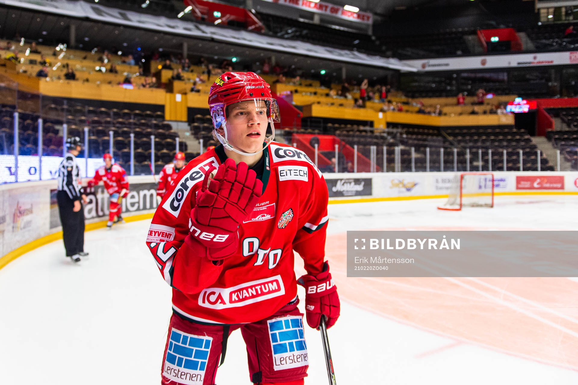 Modos Jesper Lindgren jublar