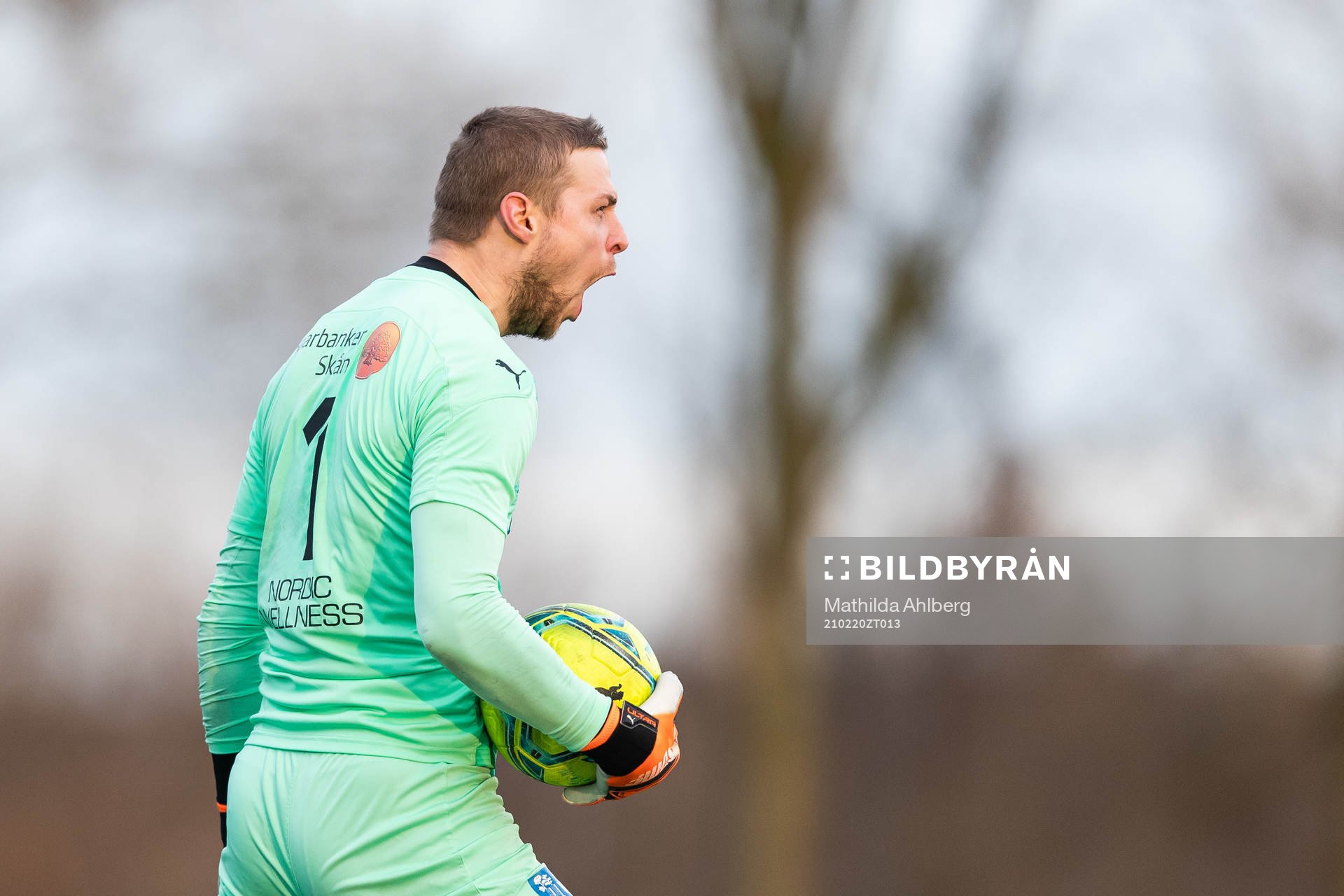 Löddes målvakt Oliver Lindstedt jublar efter att han räddat en straff under fotbollsmatchen i Svenska Cupen mellan Lödde och Sirius den 20 februari 2021 i Löddeköpinge.