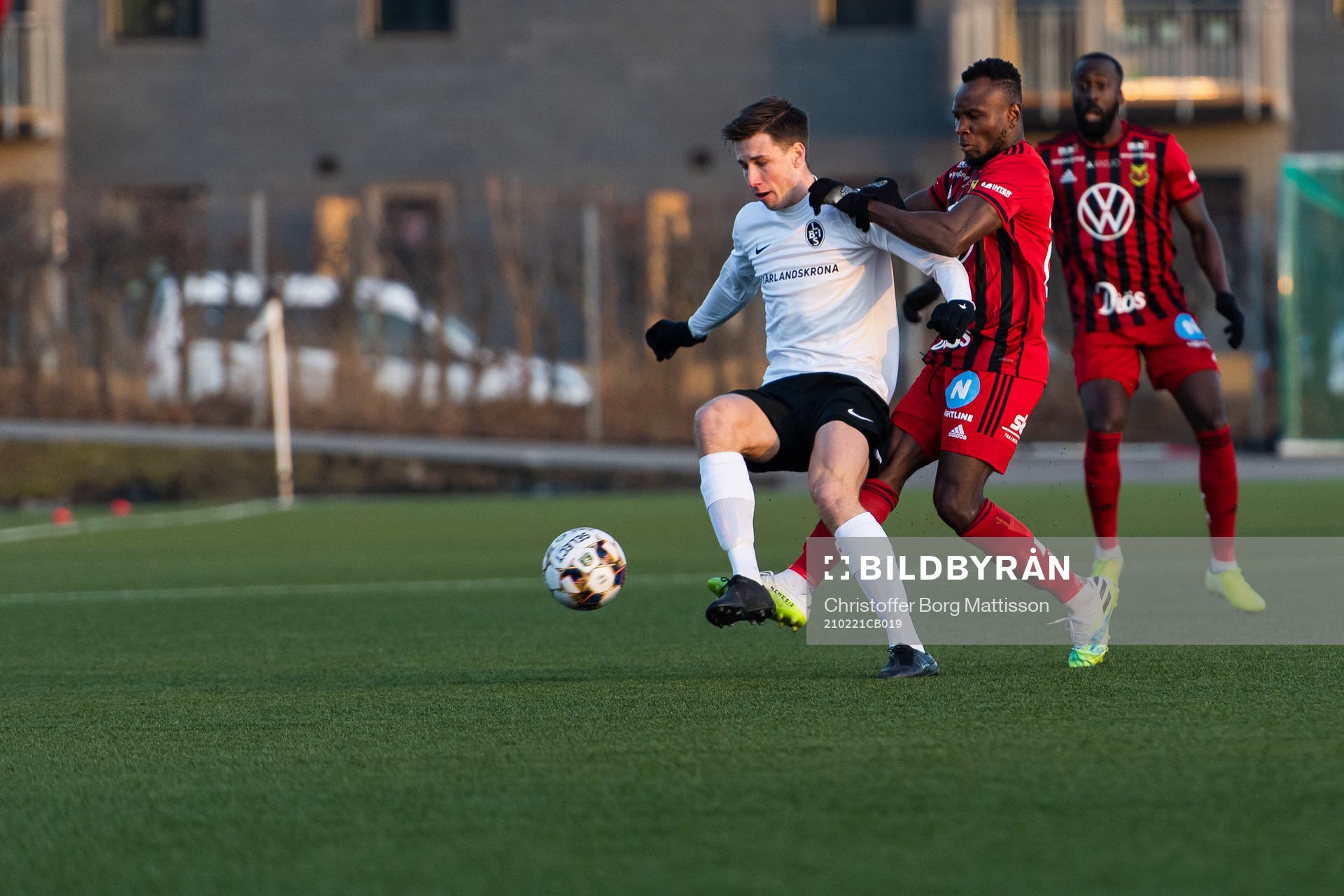 Landskronas Filip Olsson och Östersunds Samuel Laryea