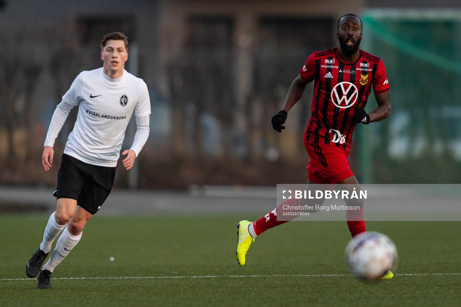 Landskronas Kevin Jensen och Östersunds Ronald Mukiibi