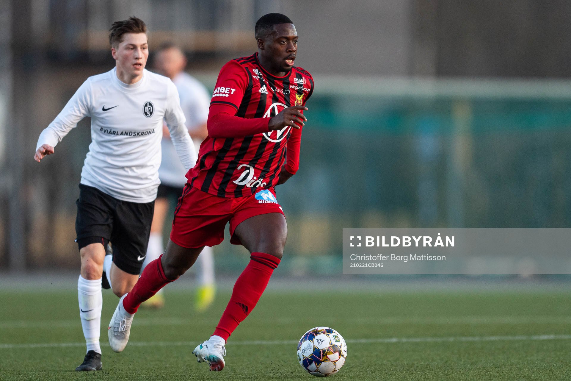Östersunds Isak Ssewankambo jagas av Landskronas Kevin