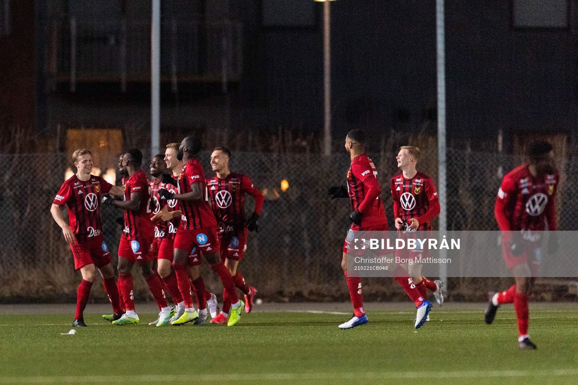 Östersunds Eirik Haugan jublar med lagkamrater