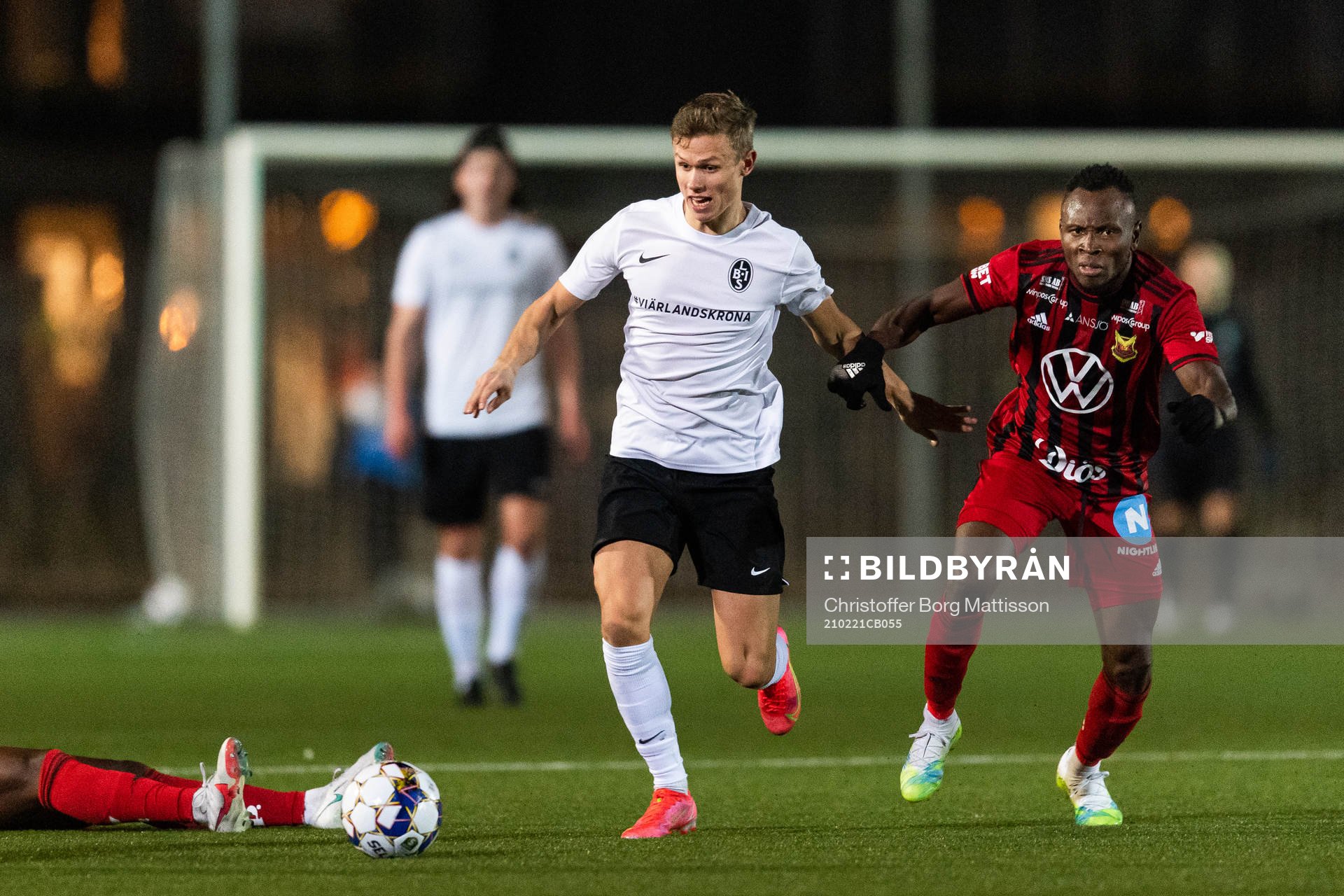 Landskronas Oscar Petersson och Östersunds Samuel Laryea