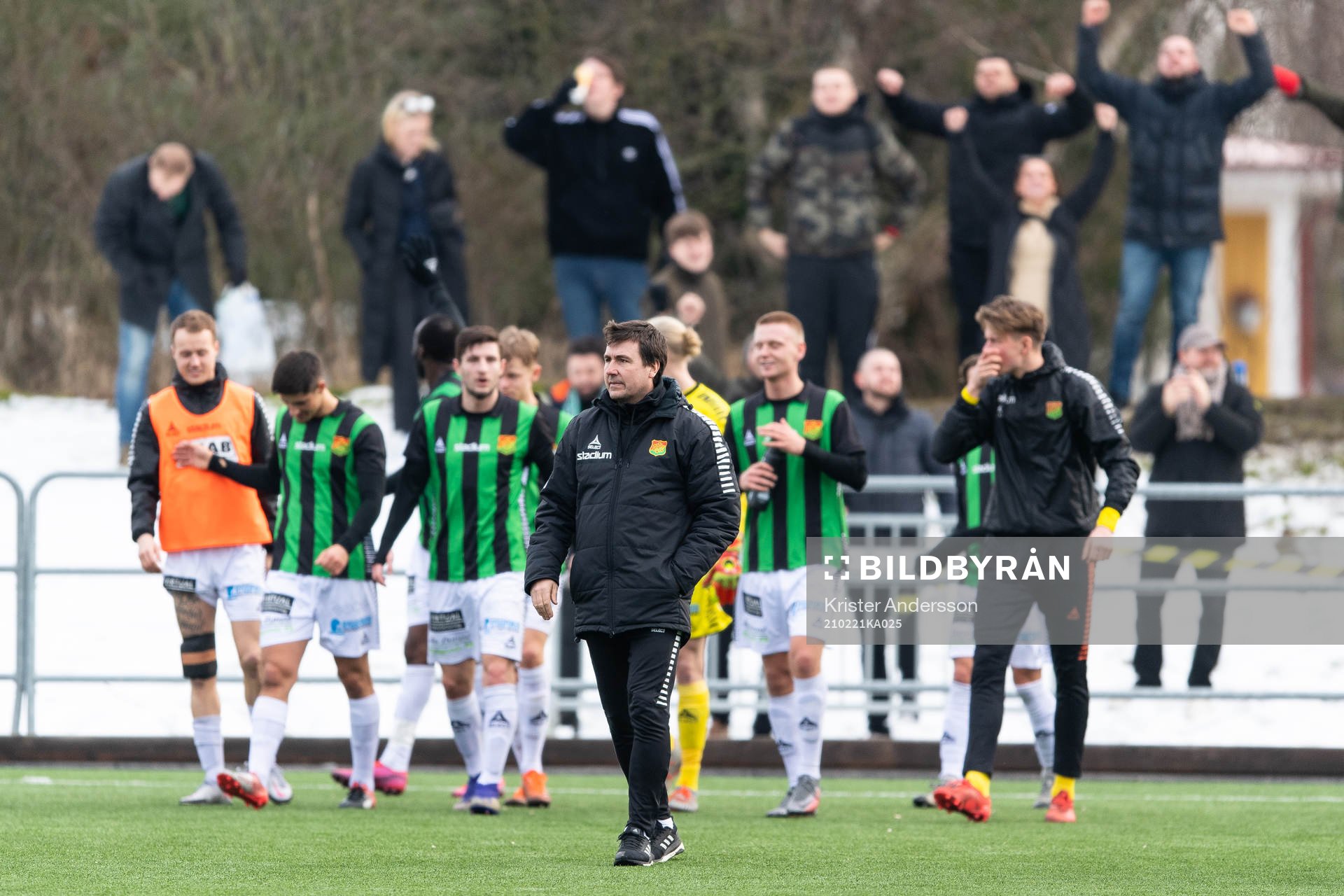 GAIS tränare Stefan Jacobsson jublar efter fotbollsmatchen i Svenska Cupen mellan Halmstad och GAIS den 21 februari 2021 i Halmstad. 