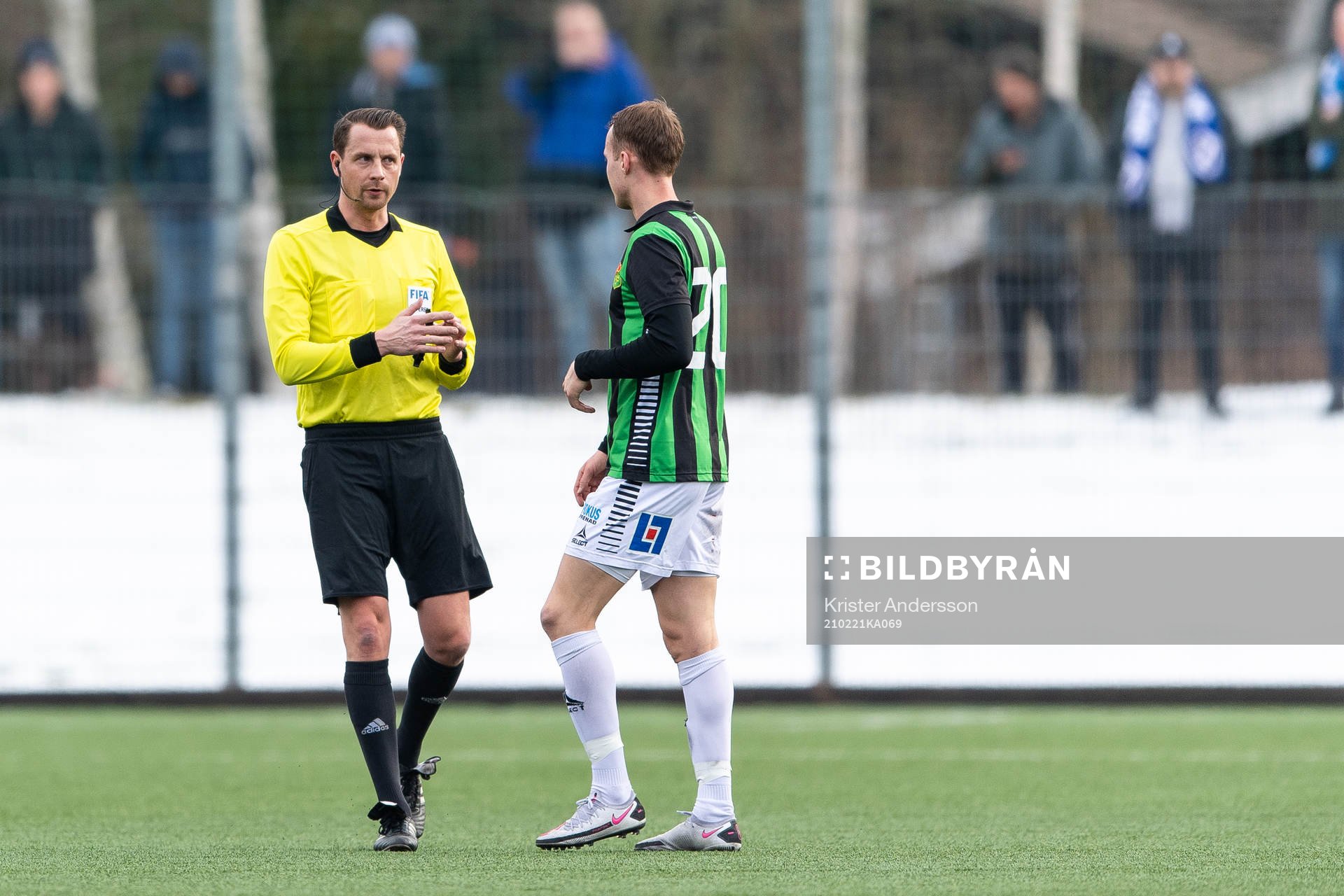 Domare Andreas Ekberg och GAIS Daniel Sterner