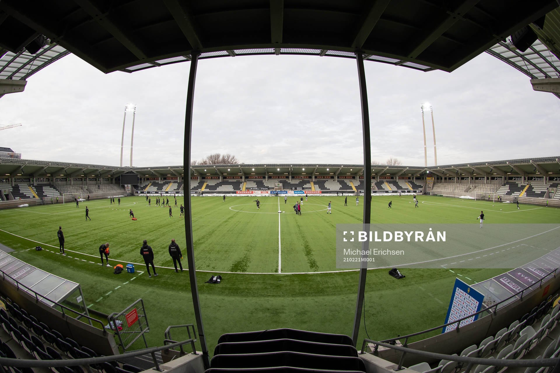 Bravida Arena interiört innan fotbollsmatchen i Svenska