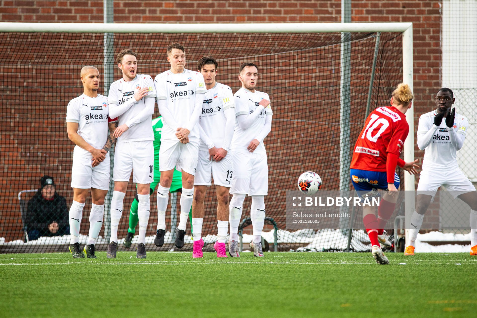 Gauthiods Carl Lext med frispark