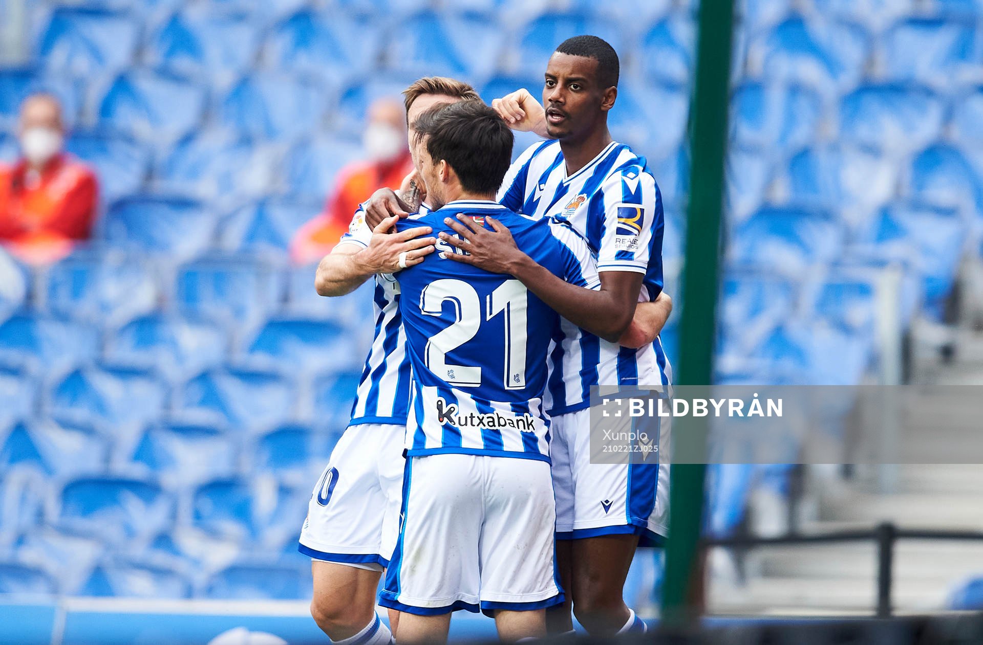 Alexander Isak of Real Sociedad celebrates