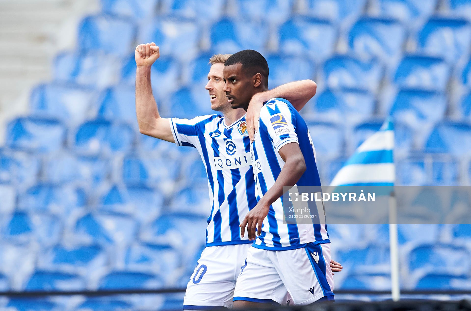 Alexander Isak of Real Sociedad celebrates with Nacho