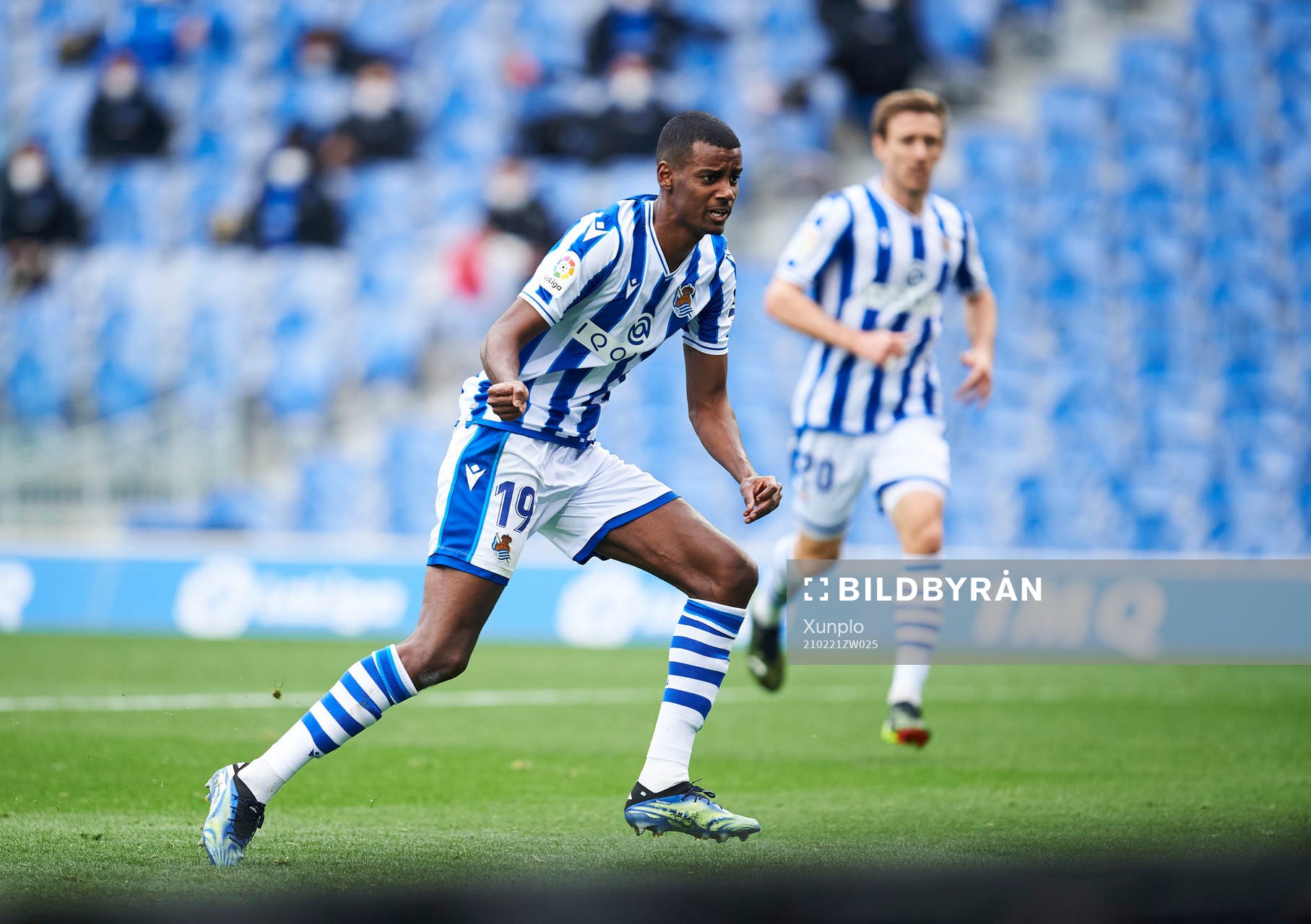 Alexander Isak of Real Sociedad celebrates