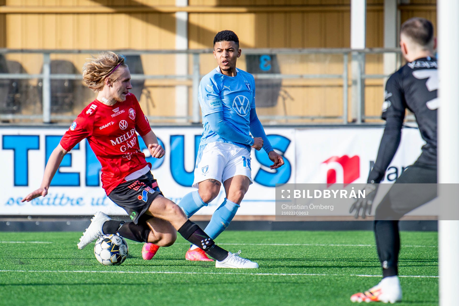 Malmö FFs Romain Gall mot Trelleborgs Simon Gottfridén