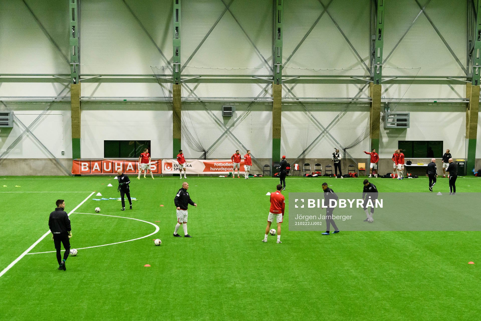 Degerfors spelare värmer upp
