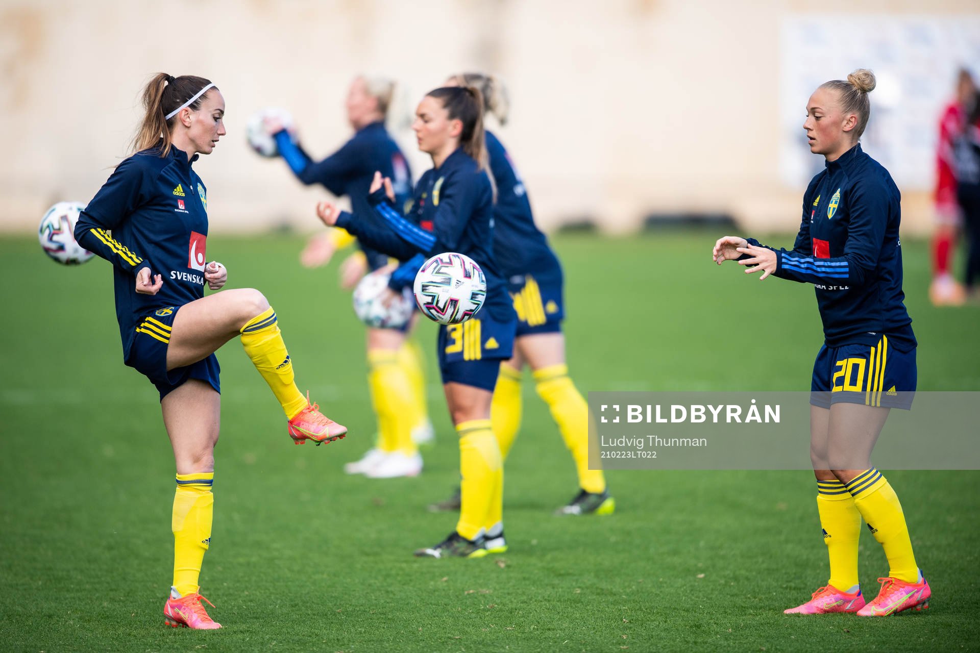 Kosovare Asllani and Hanna Bennison of Sweden