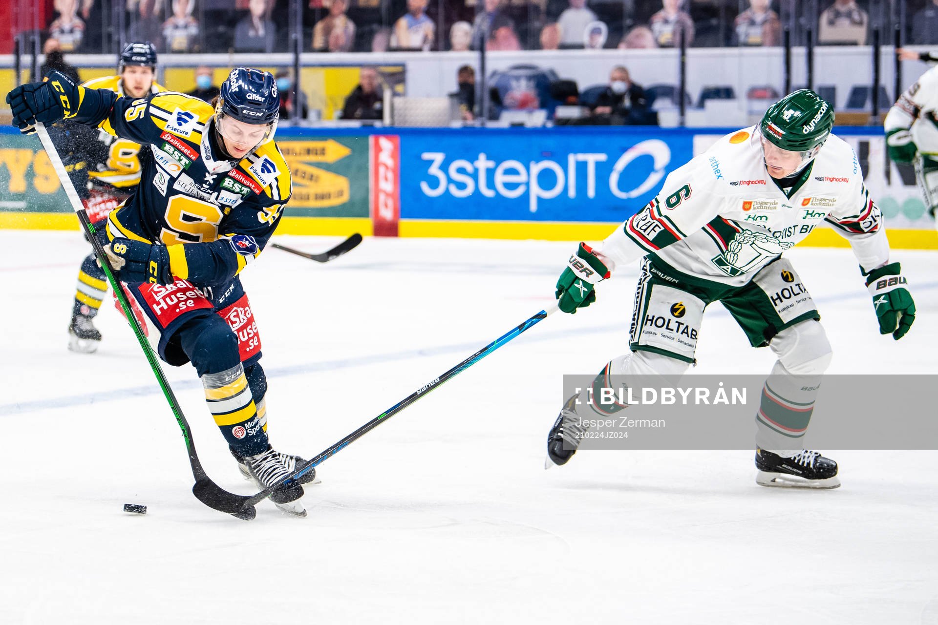 Södertäljes Nick Olesen och Tingsryds Jacob Lundegård