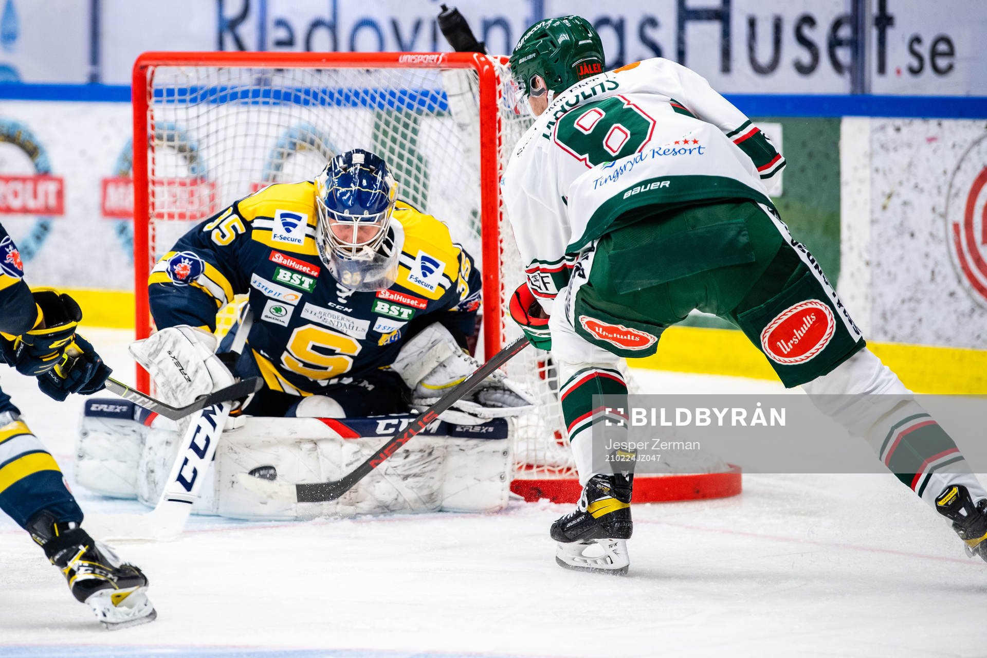 Södertäljes målvakt Jussi Rynnäs och Tingsryds Martin