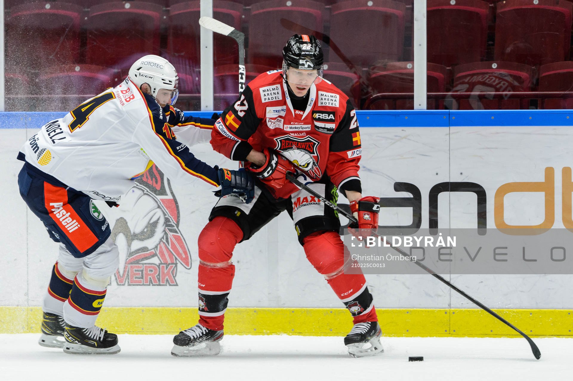 Djurgårdens Tom Wandell och Malmö Redhawks Lars Bryggman