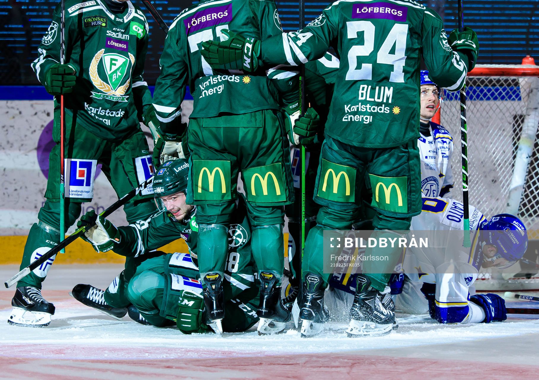 Färjestads Jakob Forsbacka Karlsson jublar