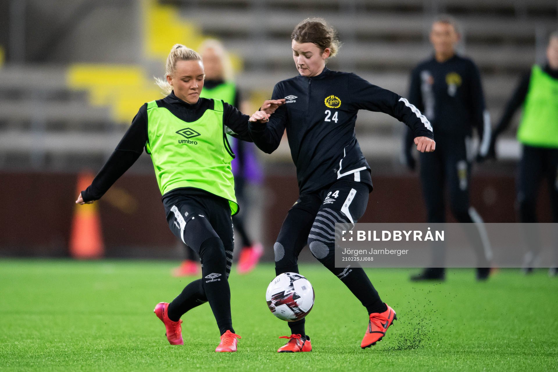Moa Skoglund och Ida Backlund