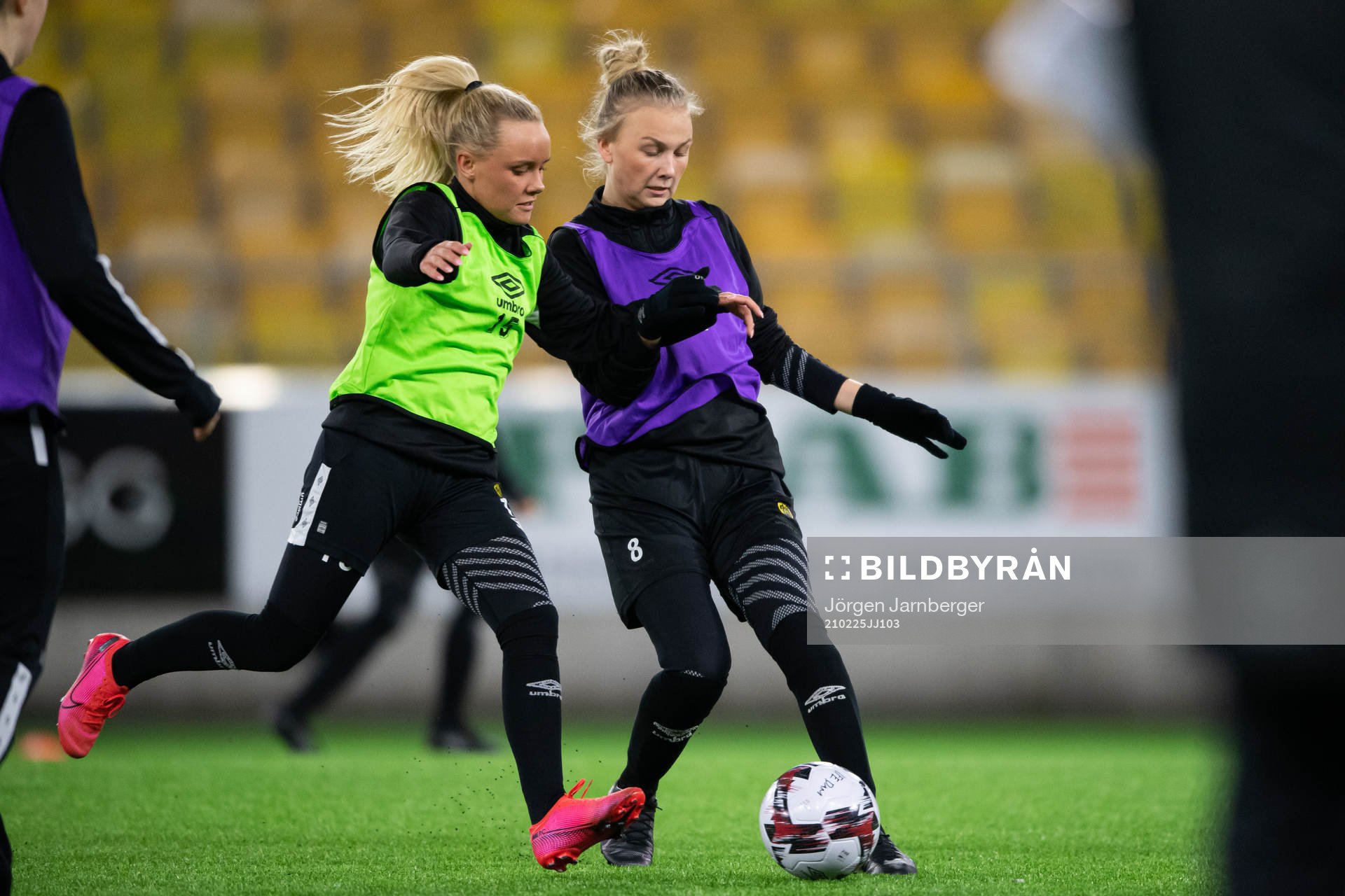 Moa Skoglund och Linn Sångberg