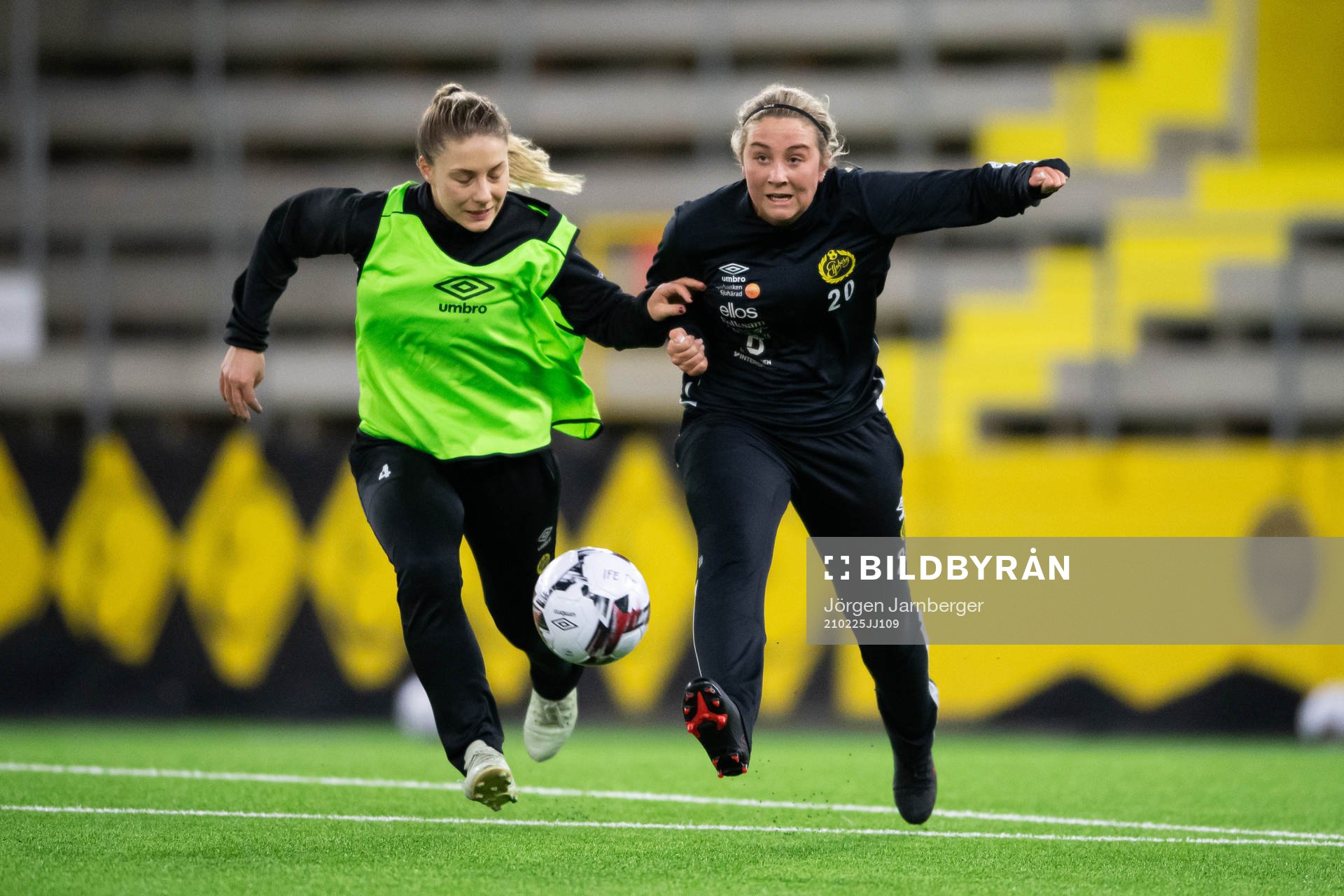 Cornelia Lind Kékesy och Ebba Johansson