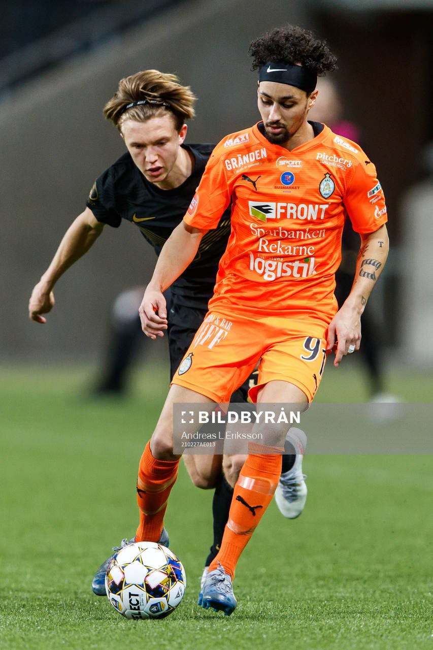s Tom Strannegård och AFC Eskilstunas Victor Fors