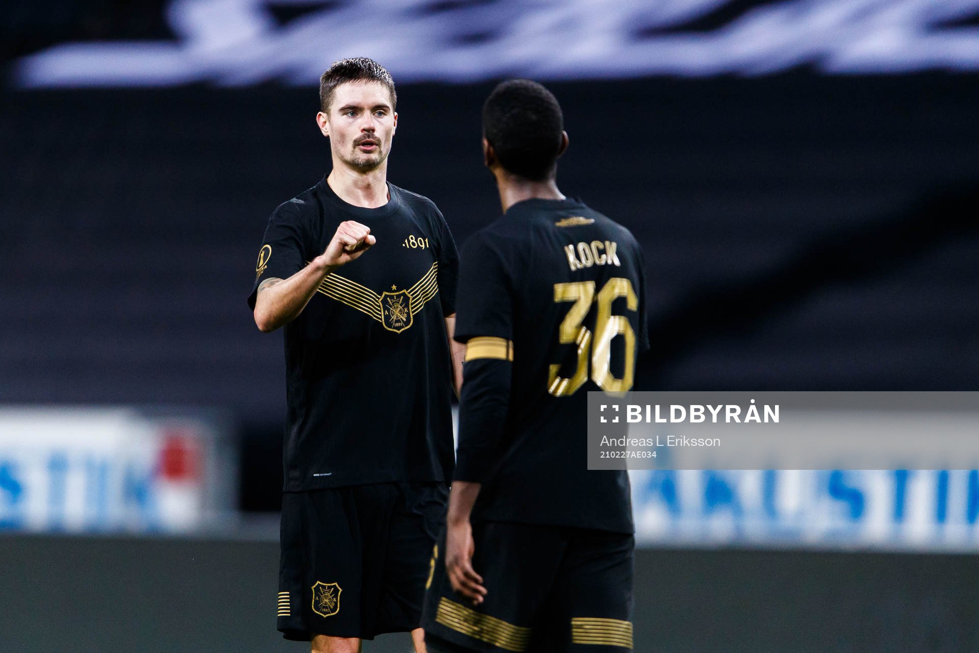 AIK:s Mikael Lustig och Henok Goitom jublar efter fotbollsmatchen i Svenska Cupen mellan AIK och AFC Eskilstuna den 27 februari 2021 i Stockholm.