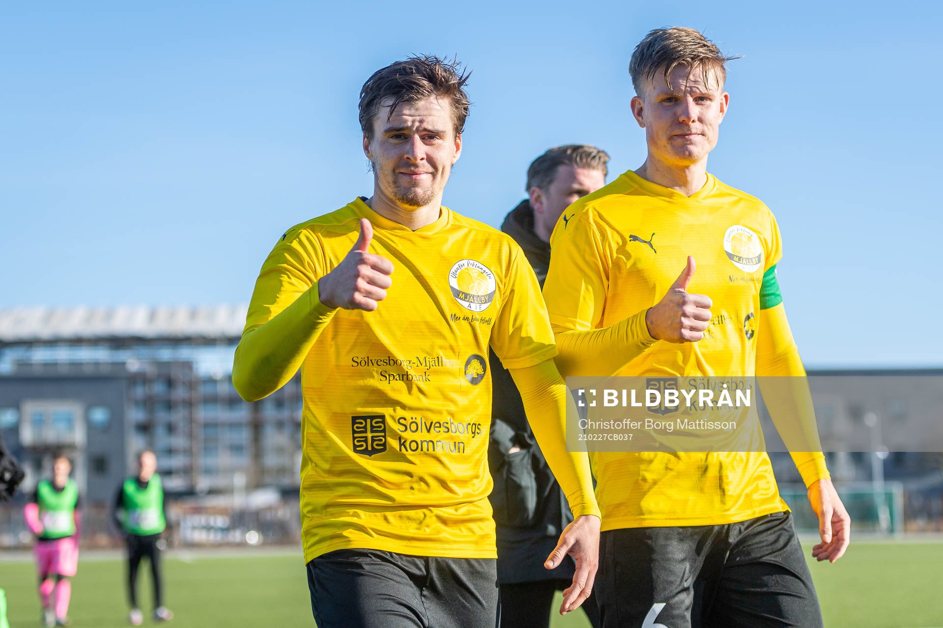 Mjällbys Jesper Gustavsson och Eric Björkander jublar