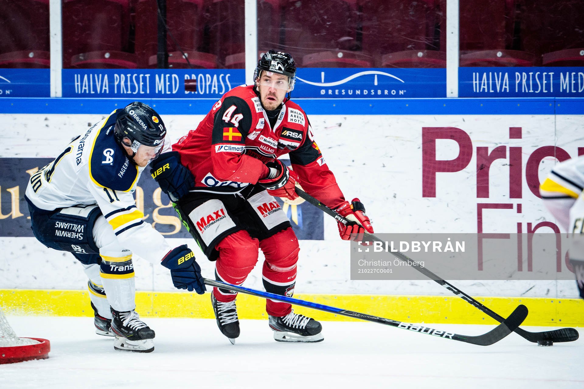 s Simon Önerud och Malmö Redhawks Jesper Jensen Aabo