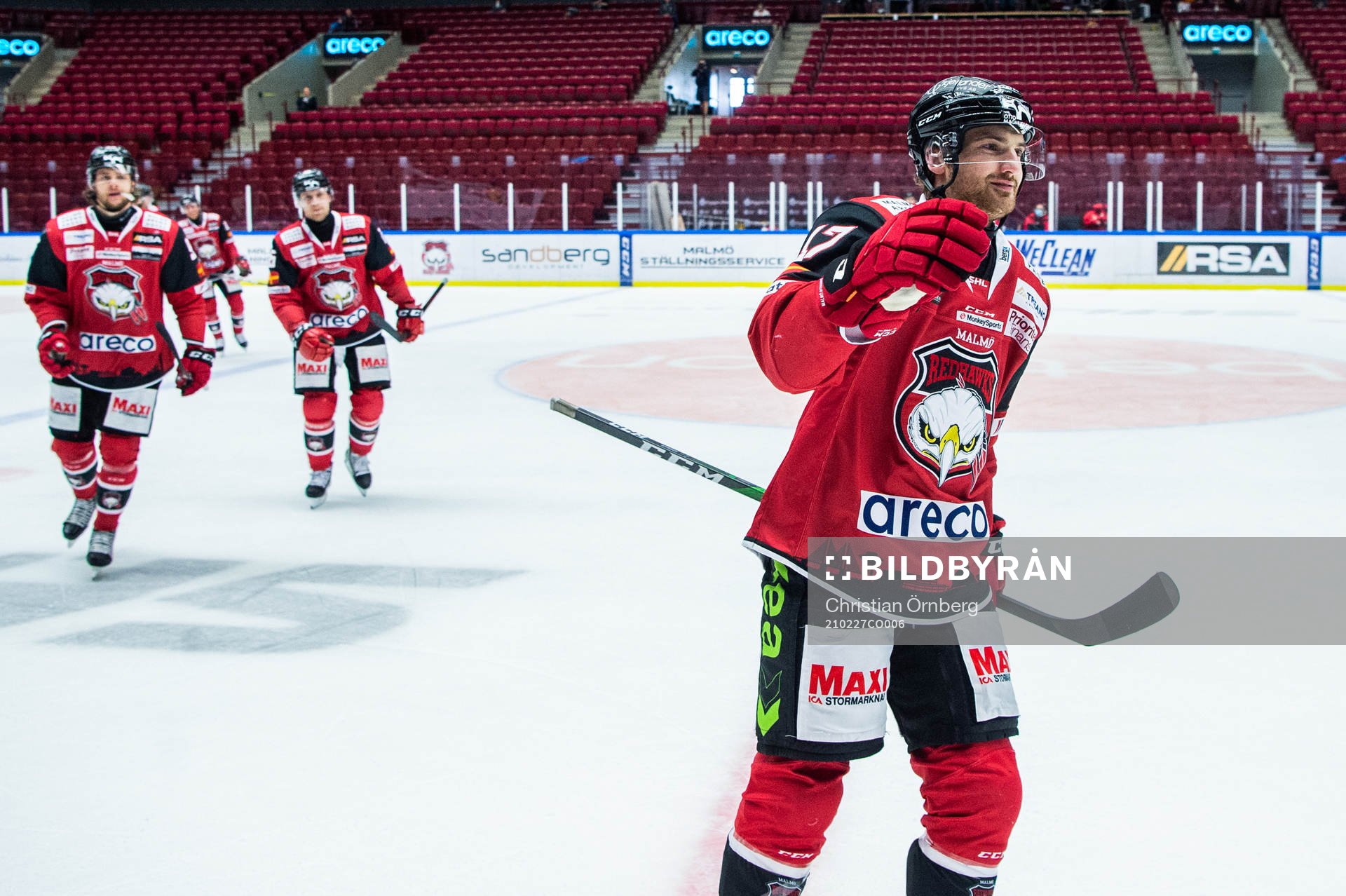 Malmö Redhawks Adam Johnson jublar