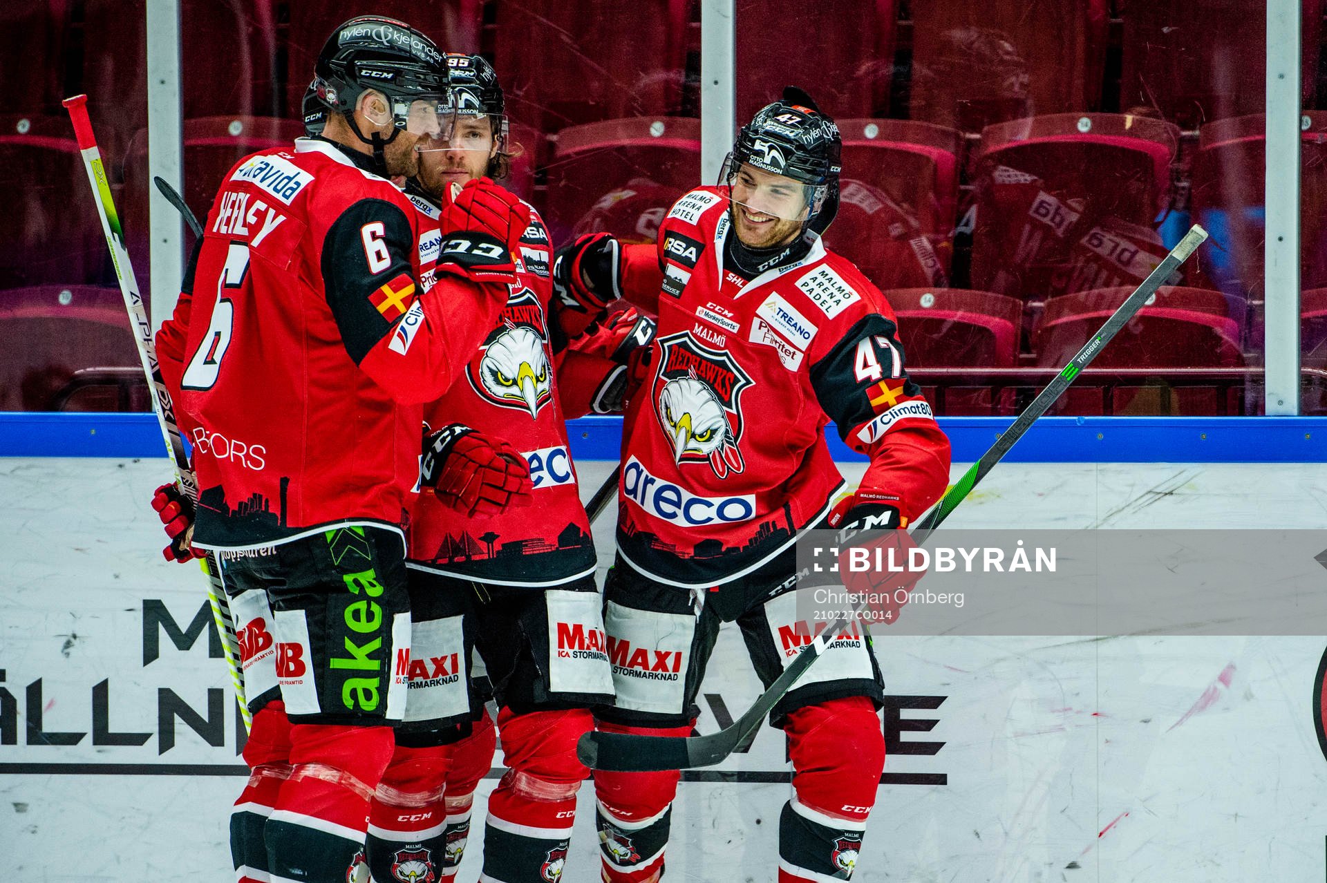 Malmö Redhawks Adam Johnson jublar