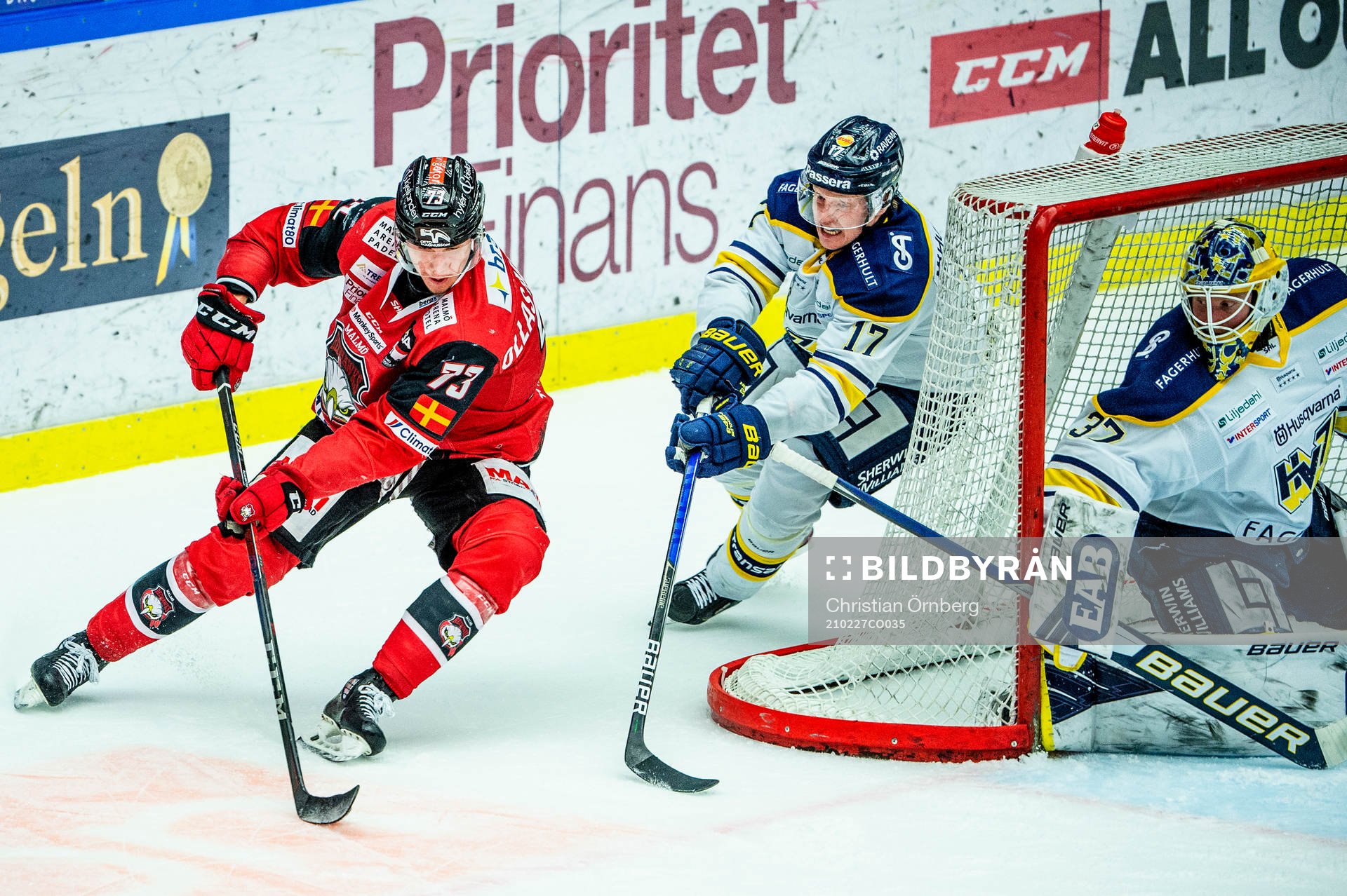 s Emil Johansson och målvakt Jonas Gunnarsson