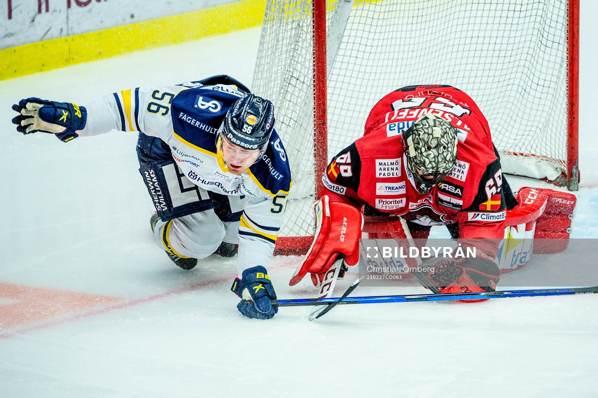 s Fredrik Forsberg mot Malmö Redhawks målvakt Oscar
