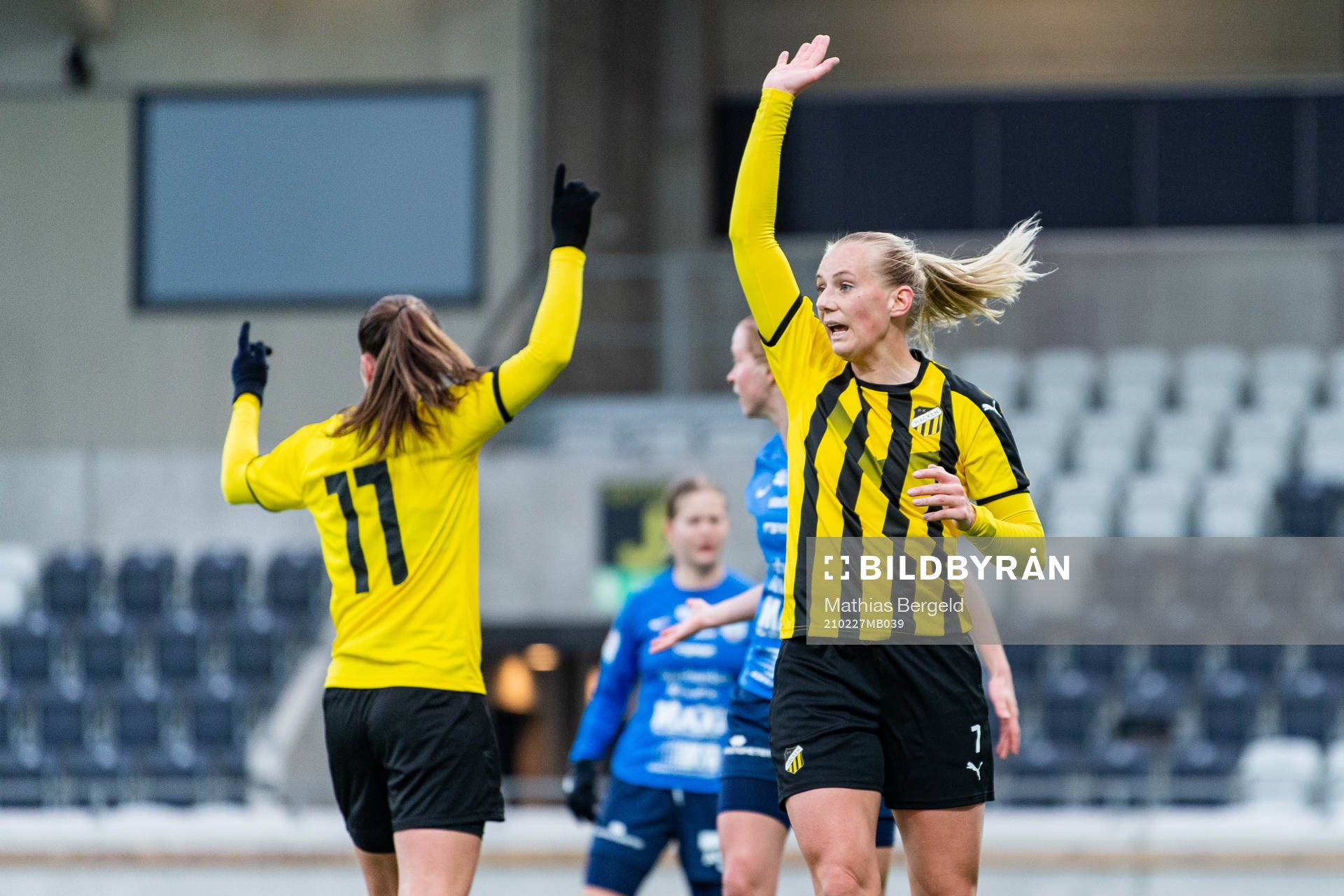 Häckens Stina Blackstenius reagerar