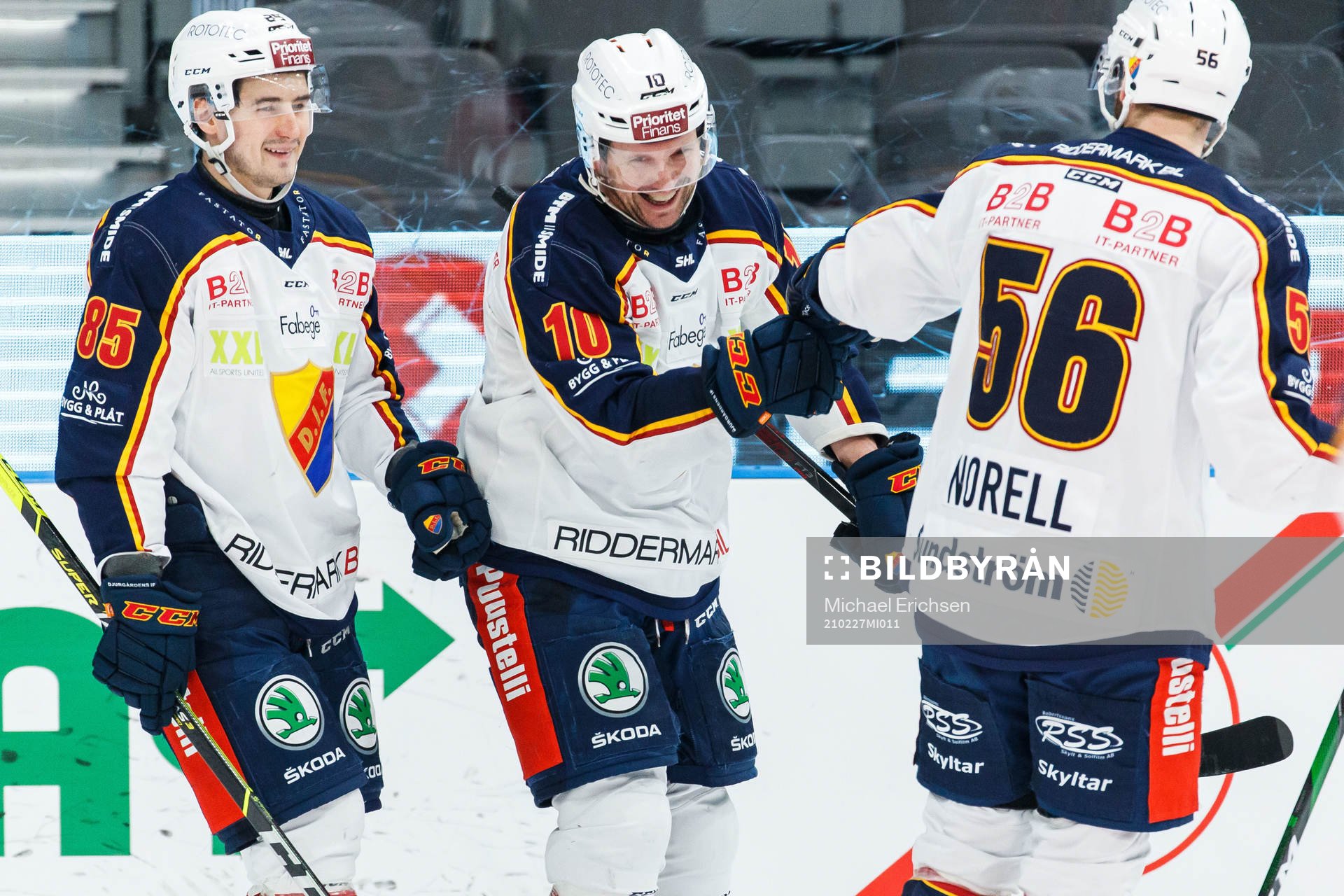 Djurgårdens Niclas Bergfors jublar med lagkamrater