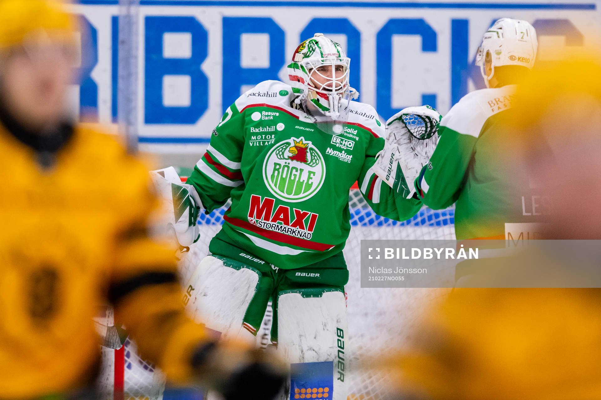 Rögles målvakt Johan Gustafsson jublar