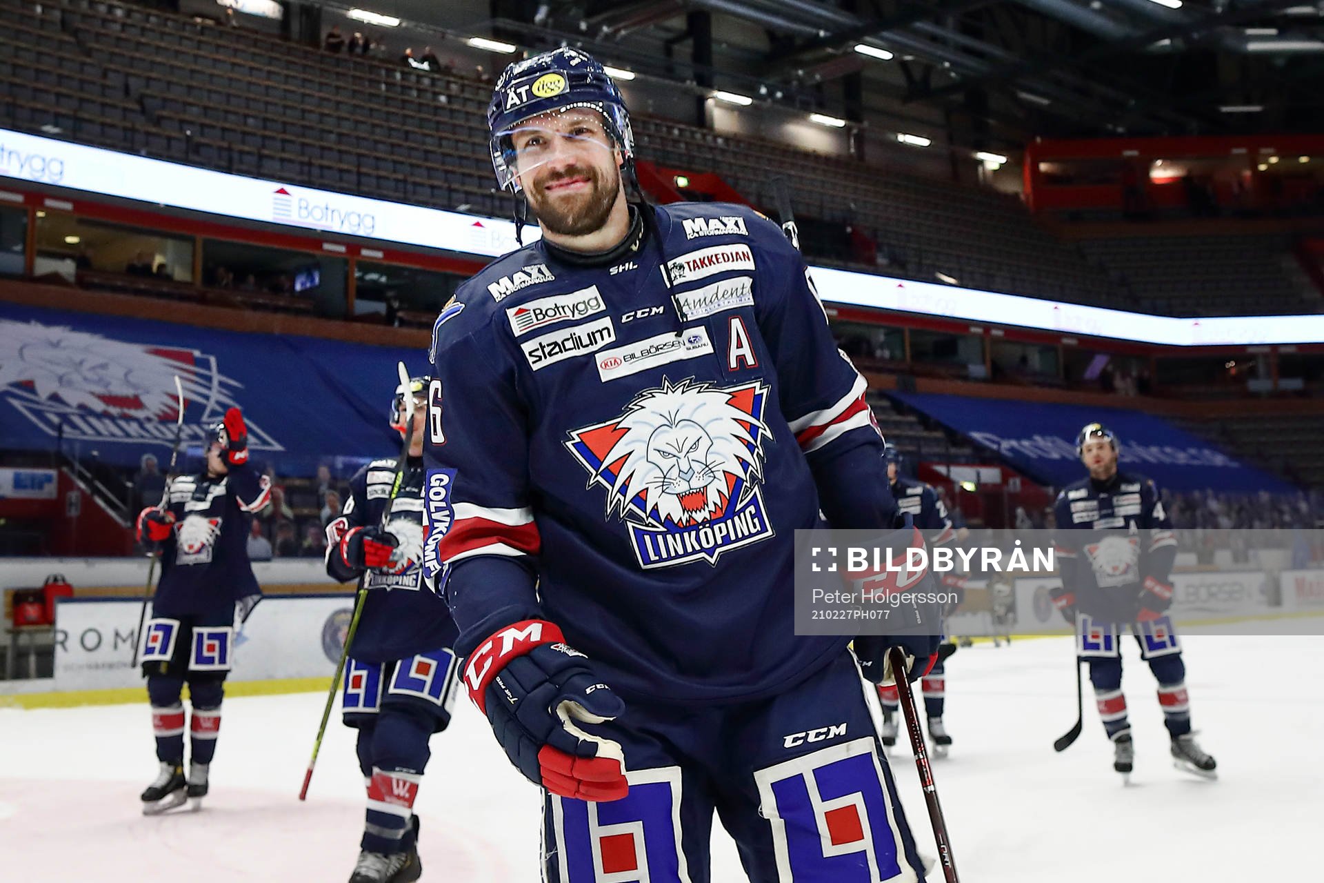 Målgörare 4-2 Linköpings Jonas Holös jublar