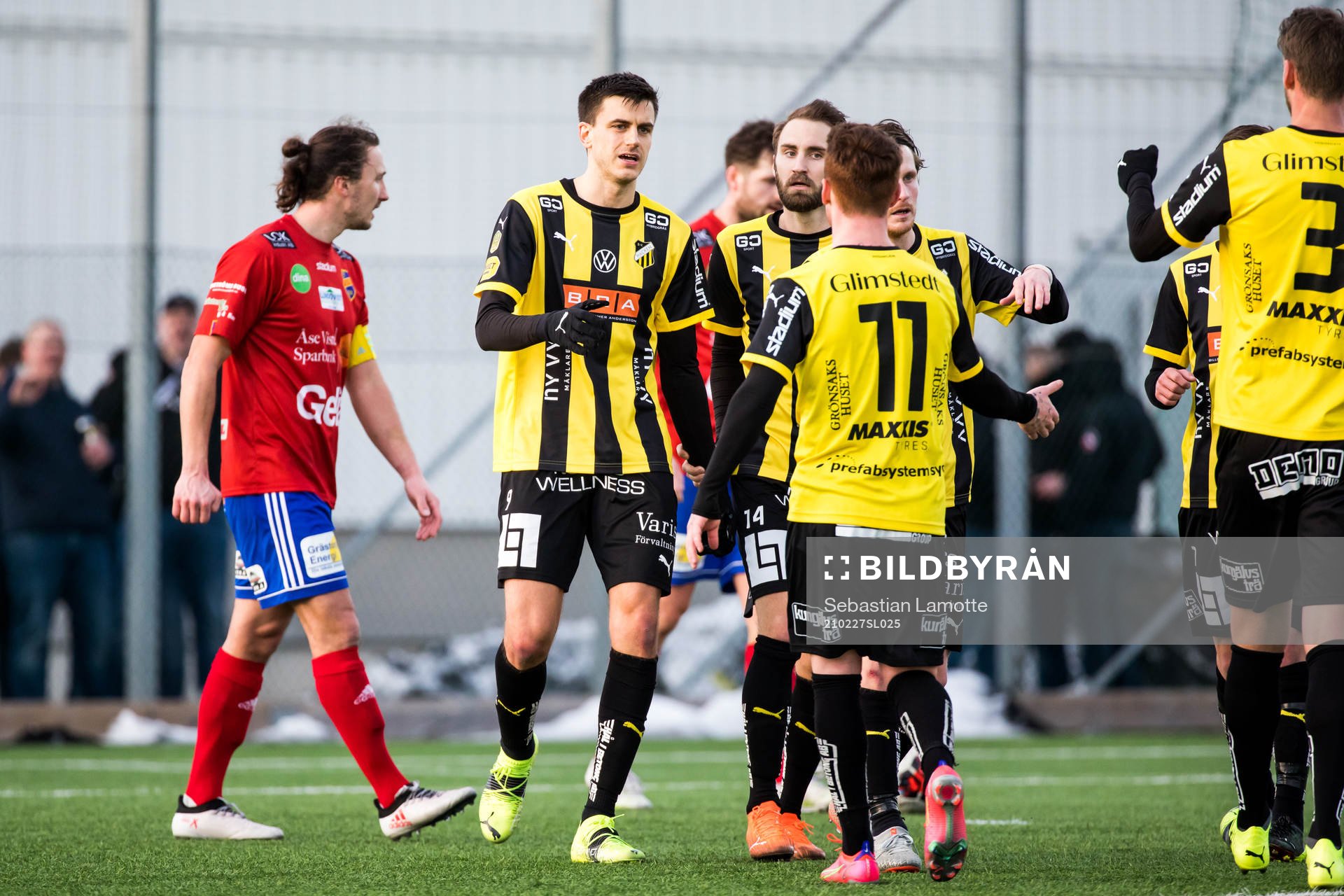 Häckens Alexander Jeremejeff har gjort 0-3 och jublar med