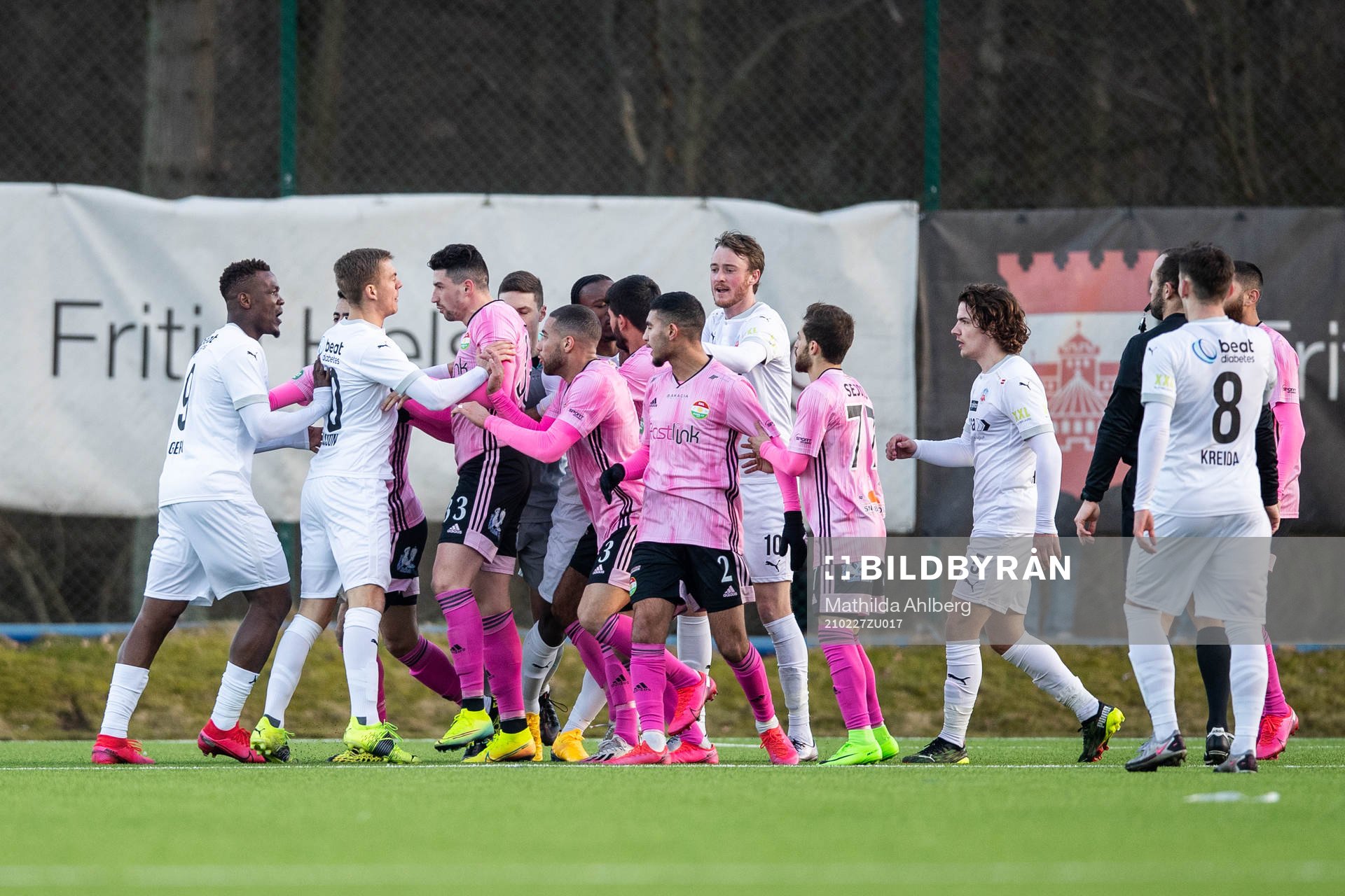 Helsingborgs Alhaji Gero och Dennis Olsson i bråk med